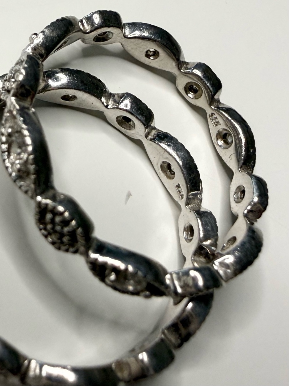 Sterling Silver Vintage-Inspired Milgrain Stackable 3 Ring Set - US 8 - Picture 3 of 4